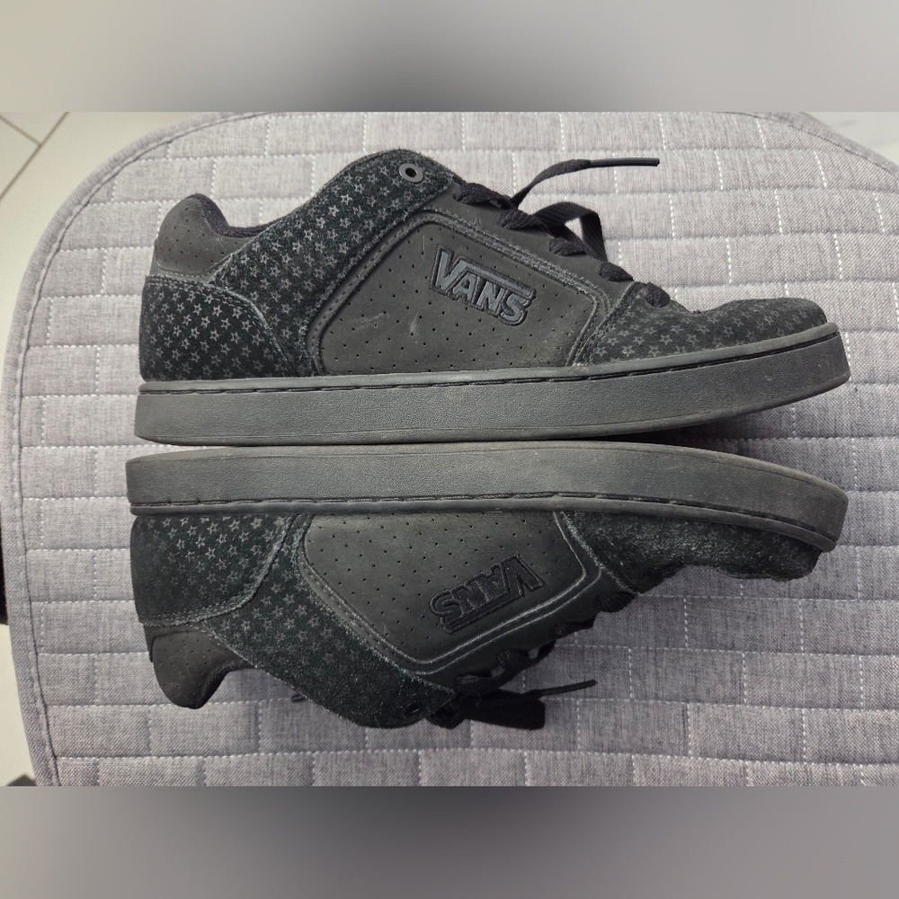 Vans Women's Black Low-Top Skate Shoes